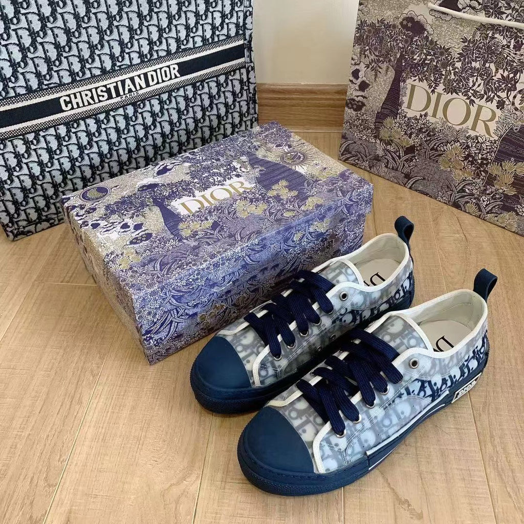 Blue Low-Top Sneaker Canvas X701