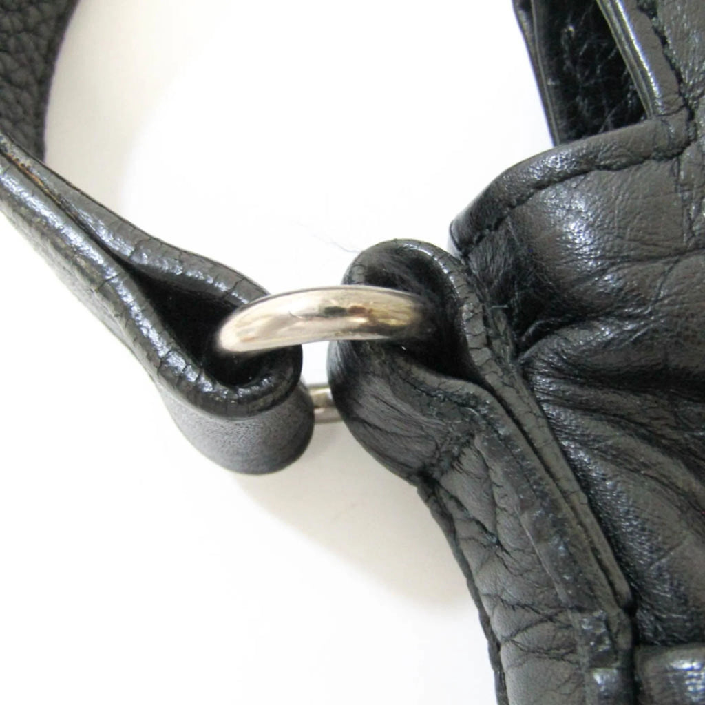 Pre-Owned Black Leather Shoulder Bag I229