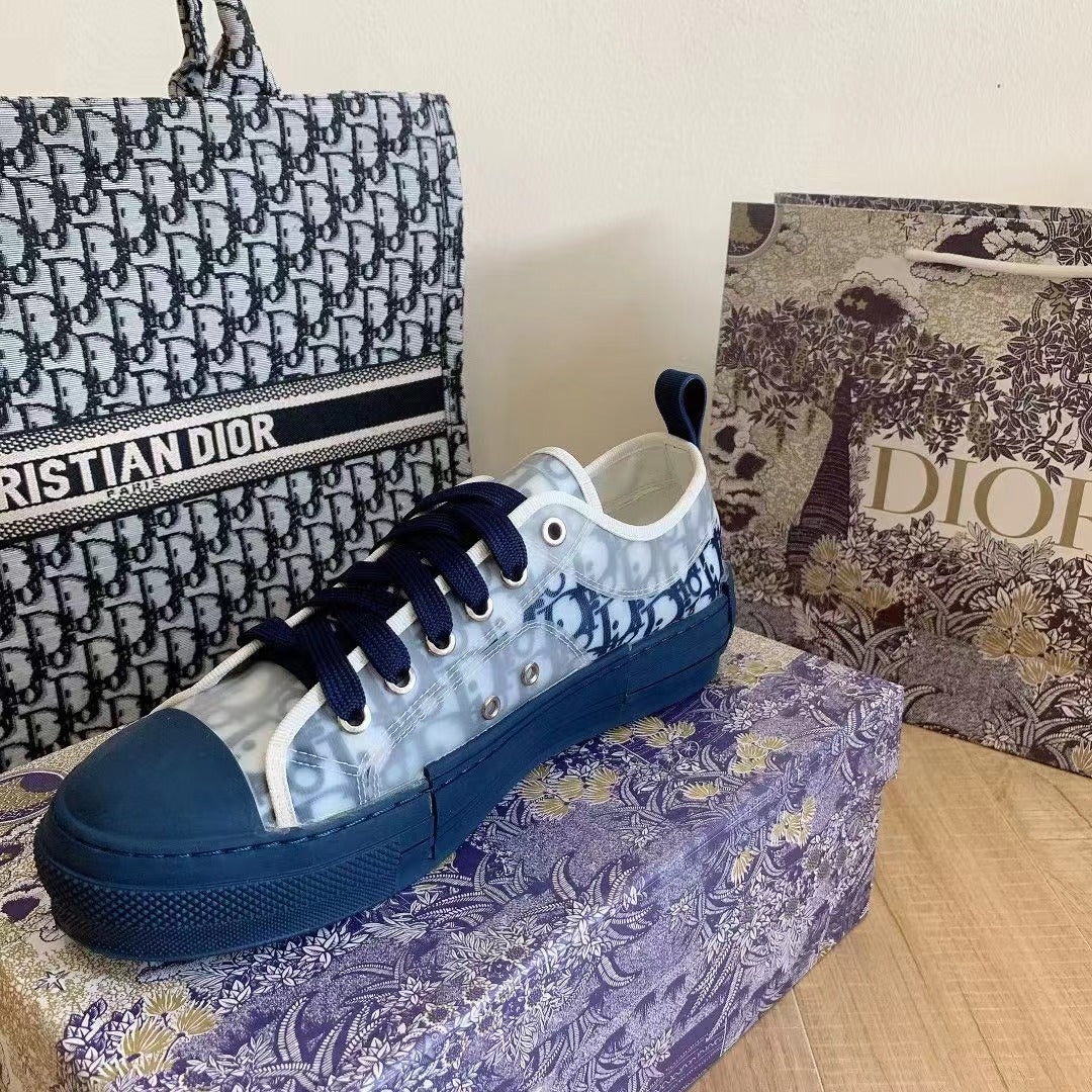 Blue Low-Top Sneaker Canvas X701