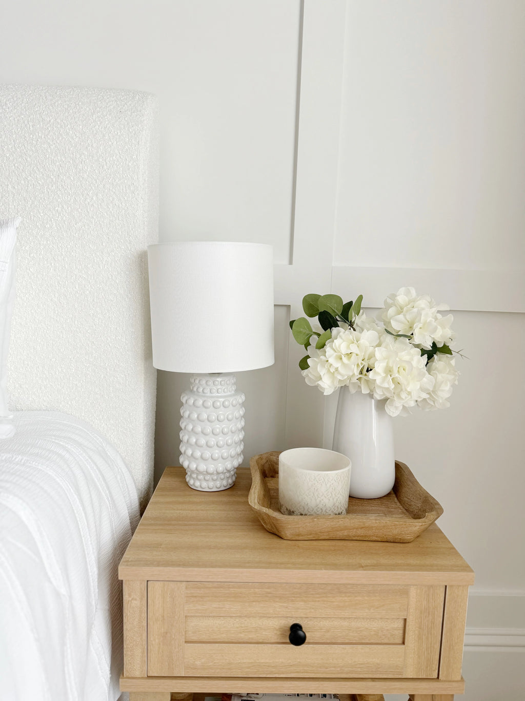 Ceramic Table Lamp, White Finish with Brass Accents, 18" H Q332