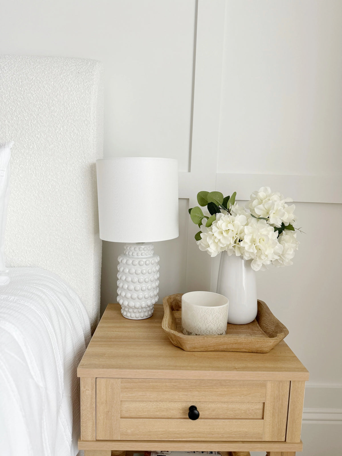 Ceramic Table Lamp, White Finish with Brass Accents, 18" H Q332