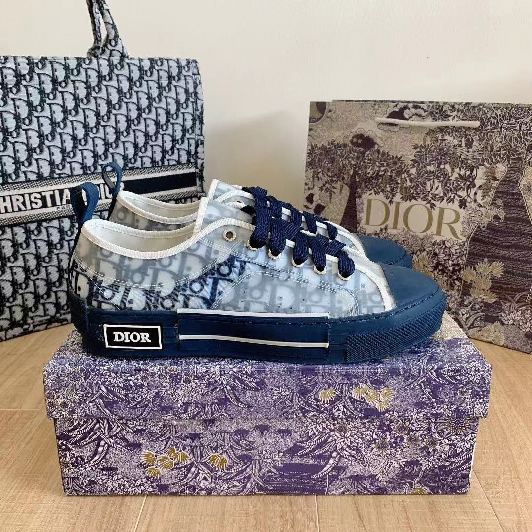 Blue Low-Top Sneaker Canvas X701