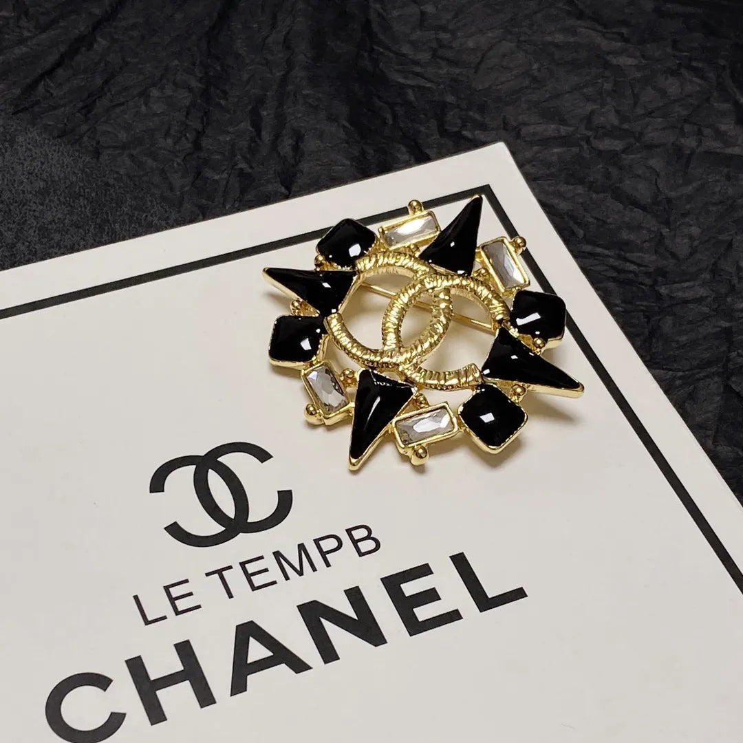 Brooch L747