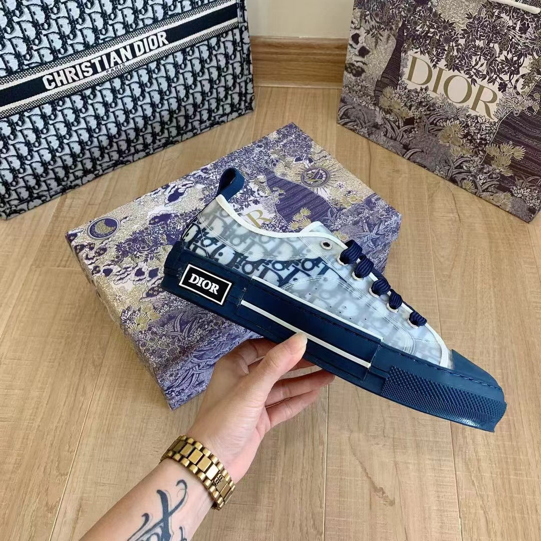 Blue Low-Top Sneaker Canvas X701