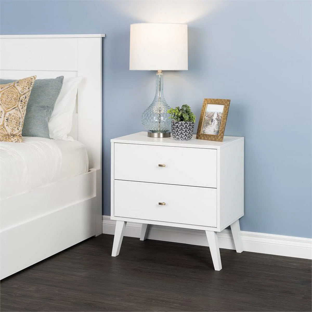 White 2 Nightstands and 7-Drawer Dresser 3-Piece Set H74935