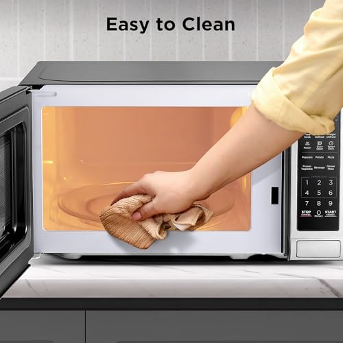 700W 0.7 Cu.ft Stainless Steel Digital Microwave Oven U159819
