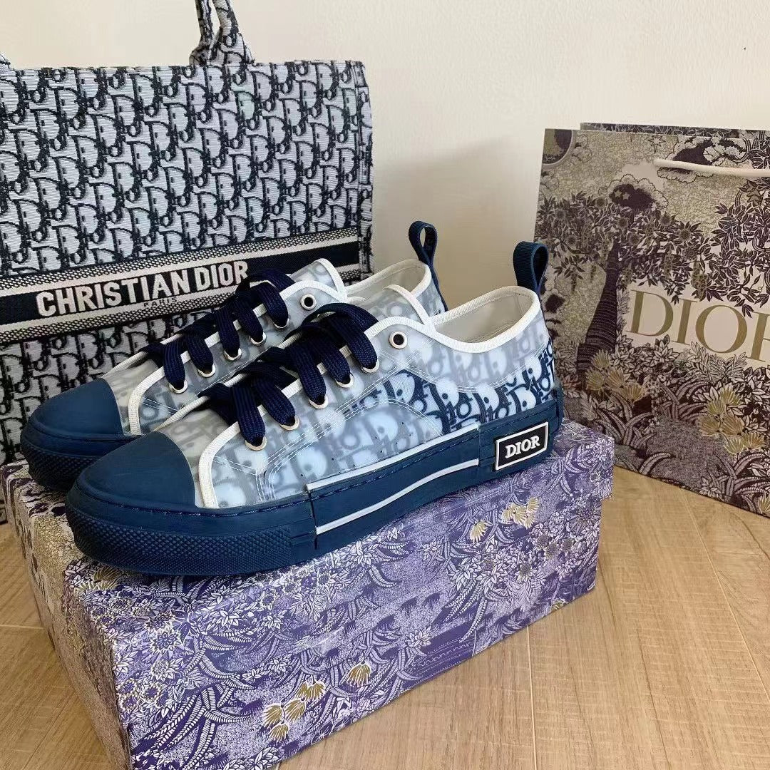 Blue Low-Top Sneaker Canvas X701