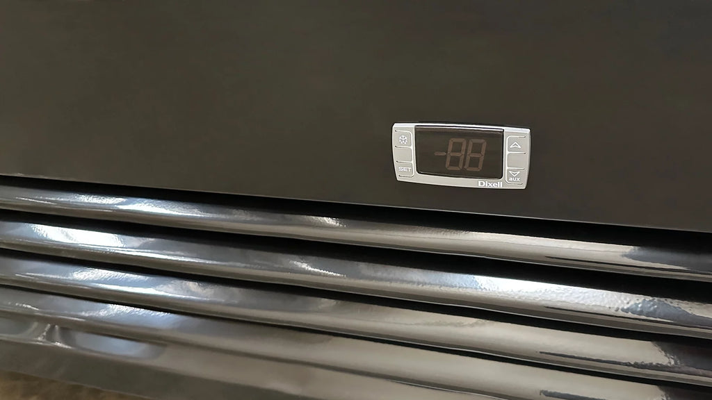 47 in. Two Glass Door Upright Merchandiser Refrigerator 34.4 Cu. Ft. Q182