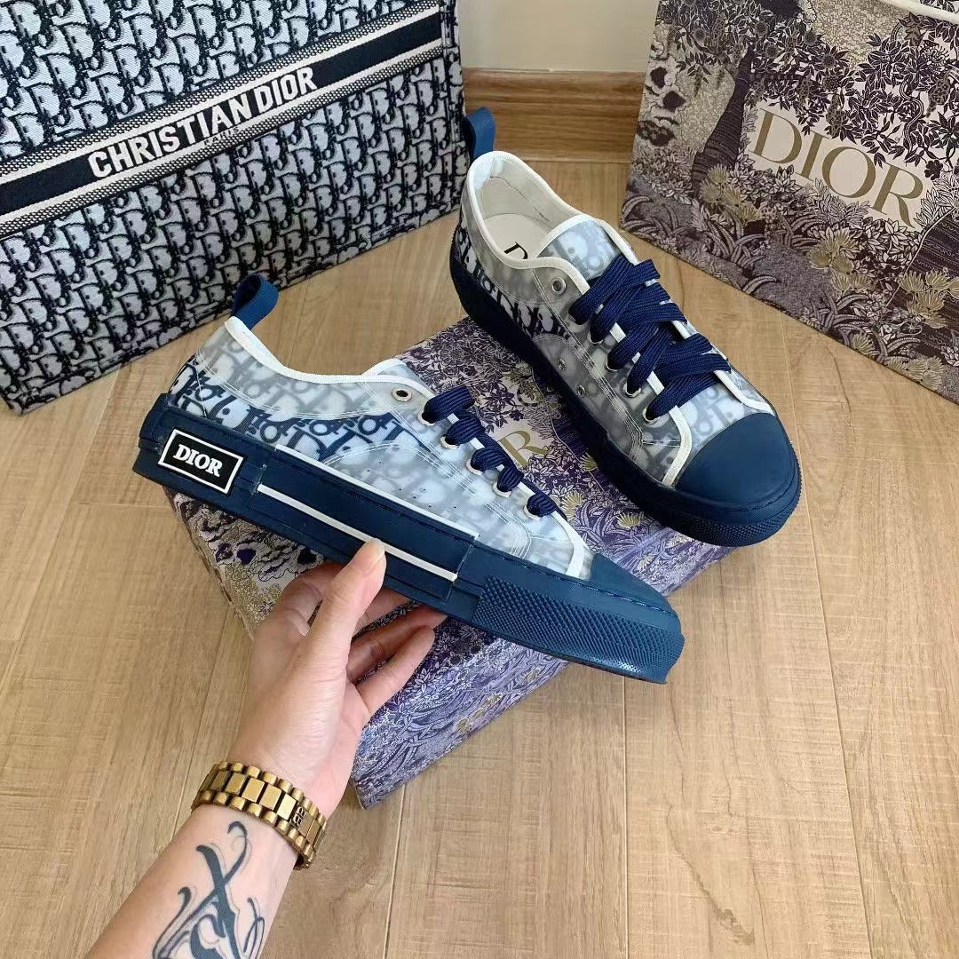 Blue Low-Top Sneaker Canvas X701